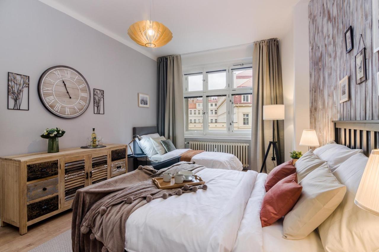 Apt In Prague Charles Bridge 1Km By Michal&Friends Экстерьер фото