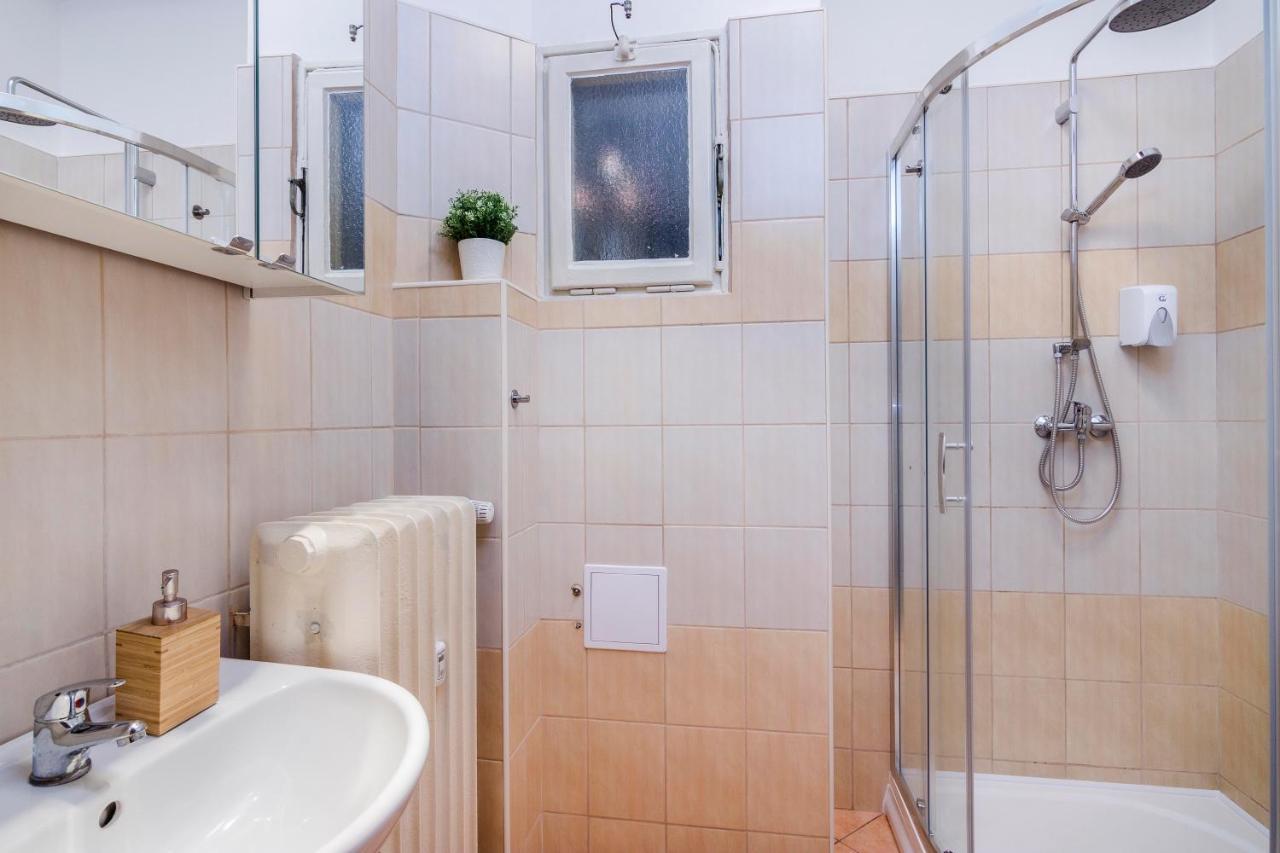 Apt In Prague Charles Bridge 1Km By Michal&Friends Экстерьер фото