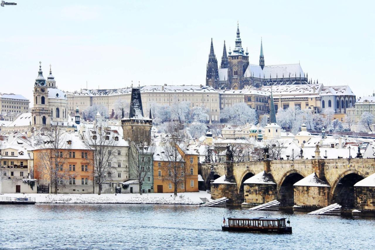 Apt In Prague Charles Bridge 1Km By Michal&Friends Экстерьер фото